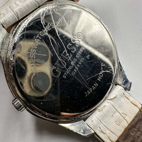Guess Watch Women Silver Tone Heart Dial White Leather Band New Battery 9.5 Inch - Picture 7 of 13